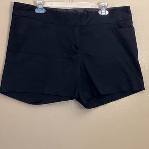 The Limited  Tailored Shorts Women's Size 14 Solid Black Stretch 5 inch inseam